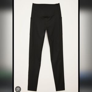 High-Rise Black Pocket Leggings - Women